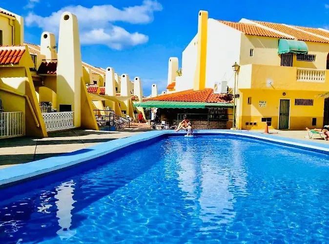 Lovely Apartment, Great Location!